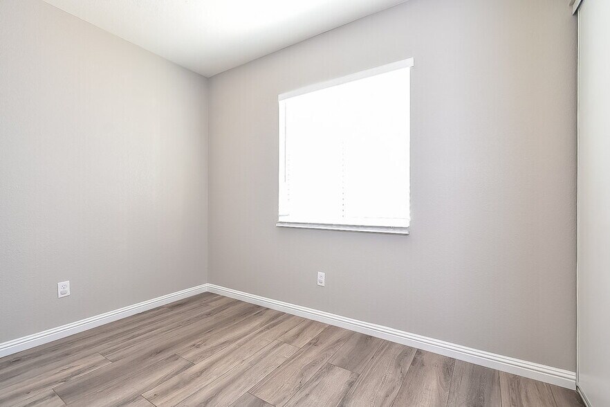 Building Photo - 4623 Candlas Way
