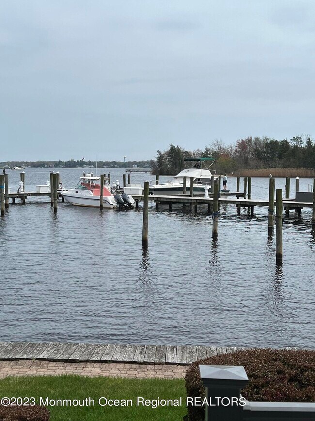 Building Photo - 85 E Water St