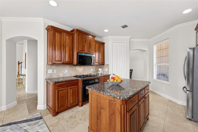 Building Photo - 4440 Jardin St