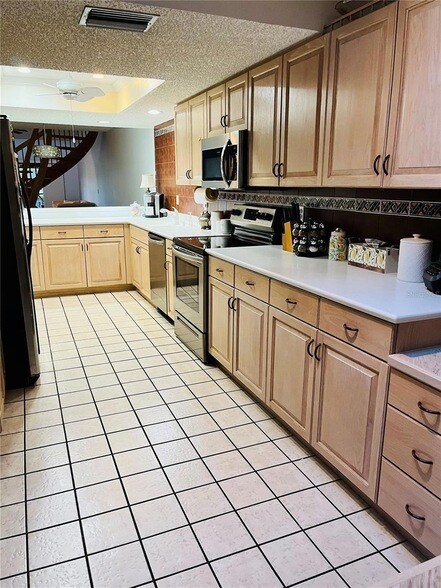 Building Photo - 3411 Avenida Madera