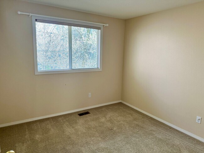 Building Photo - Lovely 4 bedroom in Wilsonville