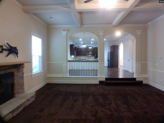 Building Photo - 351 View Dr