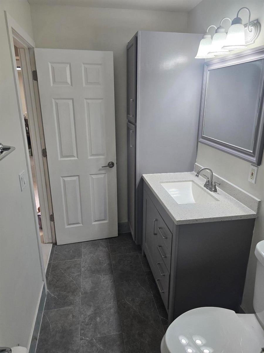 Building Photo - 3801 Waterview Cir