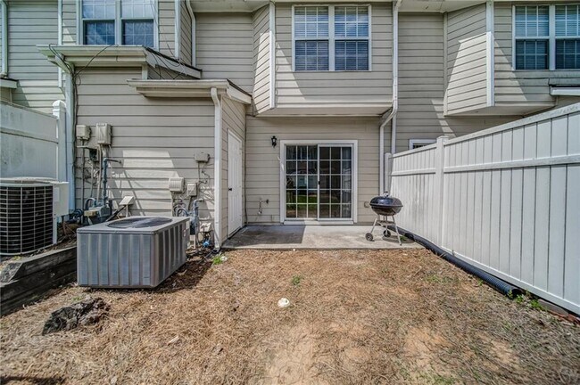 Building Photo - 3285 Hidden Cove Cir NW
