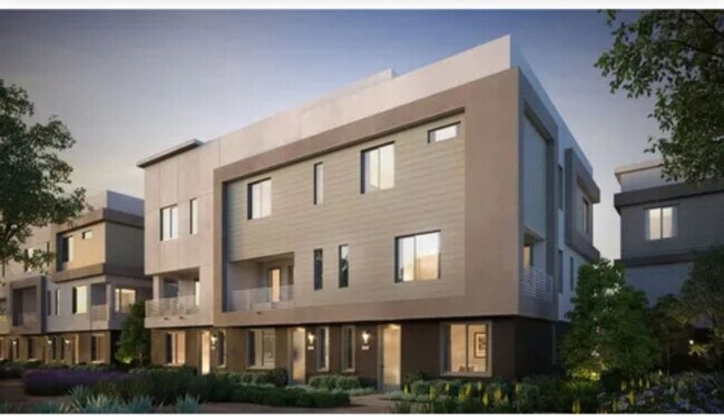 Primary Photo - Beautiful furnished 4 bedroom Townhouse!