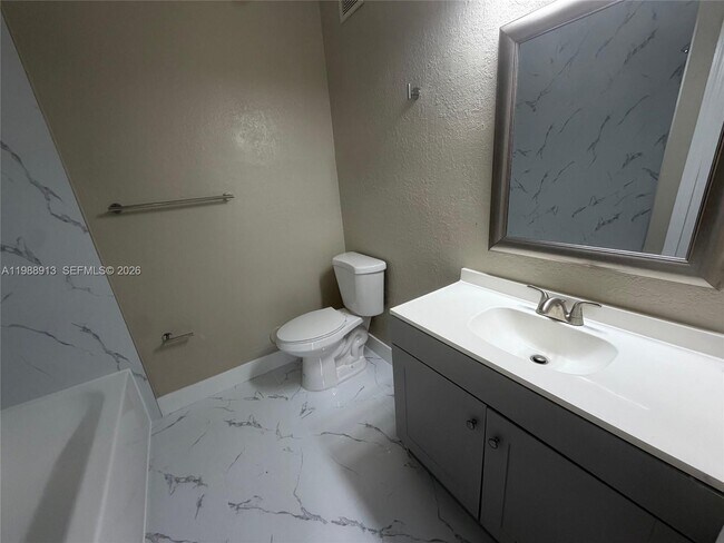 Building Photo - 2637 SE 16th Terrace