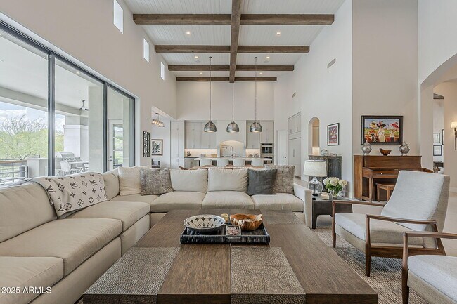 Building Photo - 12016 N Sunset Dr