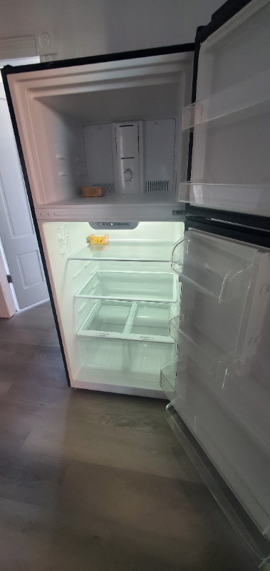 Building Photo - 132 Millbury St