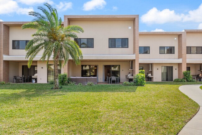Building Photo - 7530 Brooklyn Dr