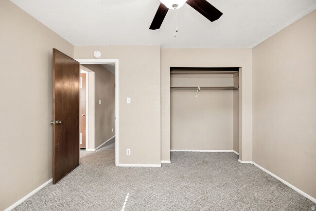 Building Photo - 240 E 400 N