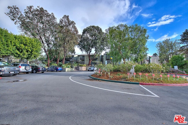 Building Photo - 4822 Hollow Corner Rd