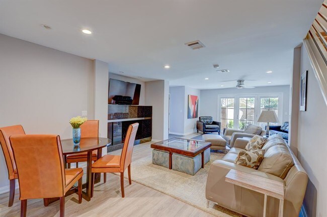 Building Photo - 668 S Ripple Creek Dr