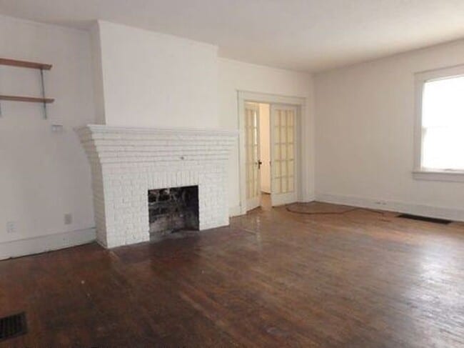 Building Photo - 1413 Wilson Ave