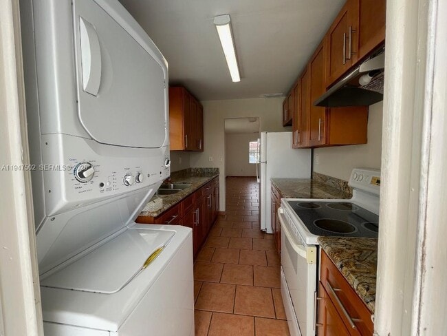 Building Photo - 10104 SW 20th St