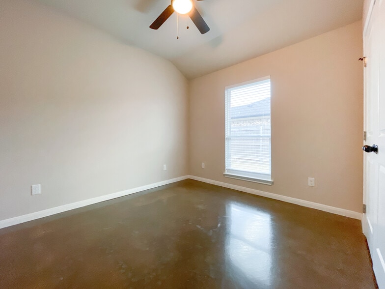 Building Photo - 108 W Windmill Way