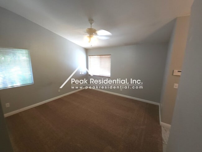 Building Photo - 10172 Sheffield Oak Way