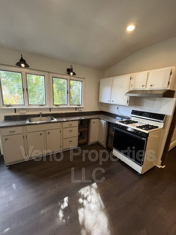 Building Photo - 3 Ashland Pl