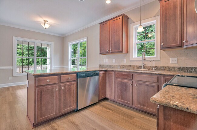 Building Photo - 107 McKinnon Pl
