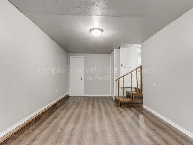 Building Photo - 1800 Hampton Rd