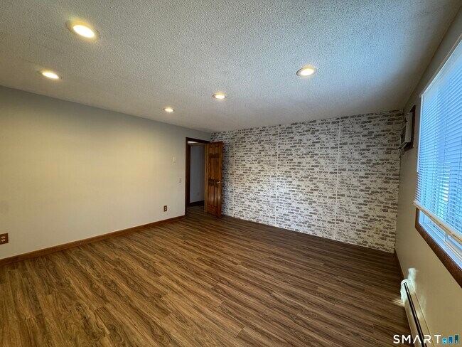 Building Photo - 444 Prospect St