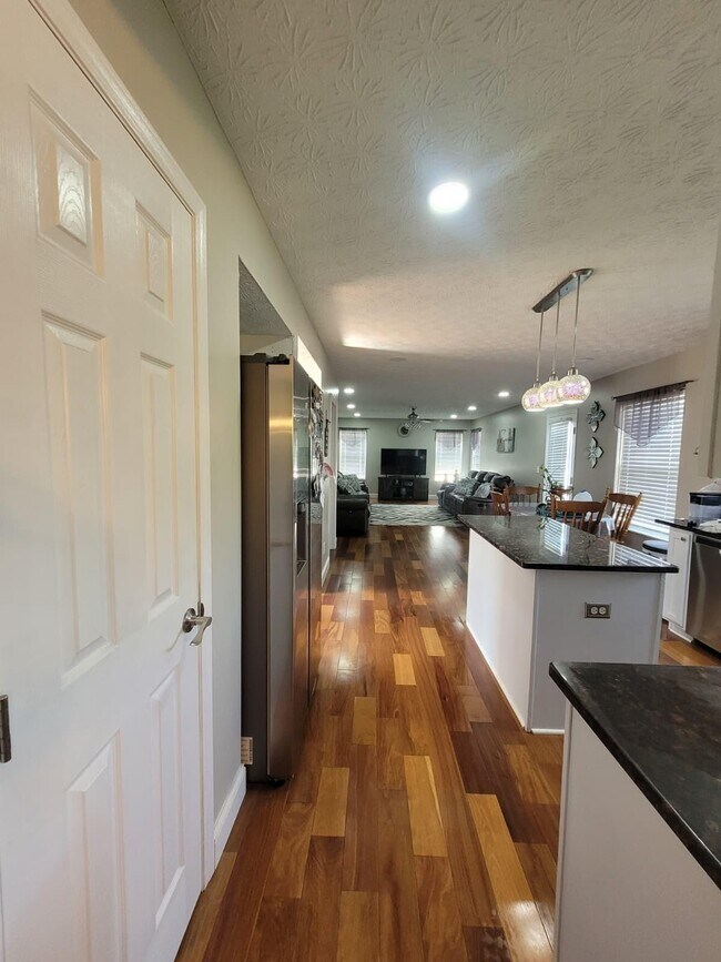 Building Photo - 2948 Collier Hill Ct