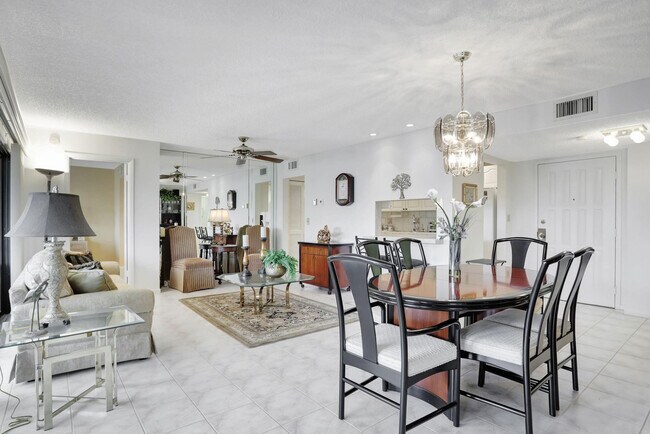 Building Photo - 330 SE 20th Ave