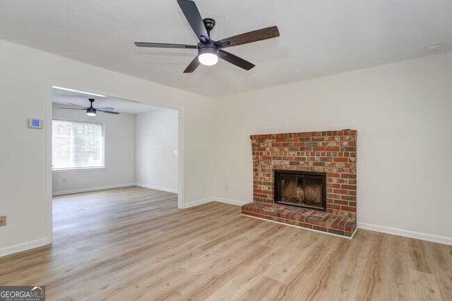 Building Photo - 133 Bishop Rd NW