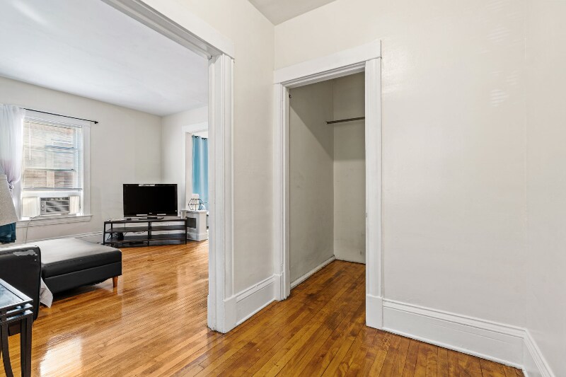 Building Photo - 2408 Dupont Ave S
