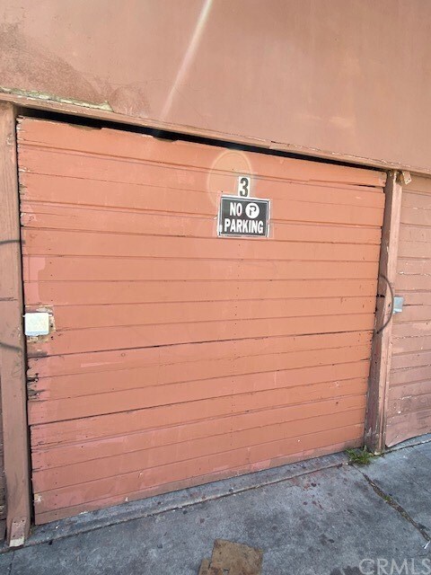 Building Photo - 2065 Locust Ave