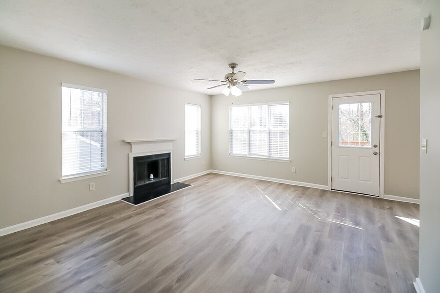 Building Photo - 3453 Columbia Pkwy