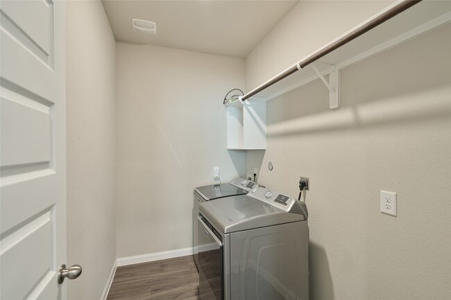 Building Photo - 2460 Shellcracker Dr