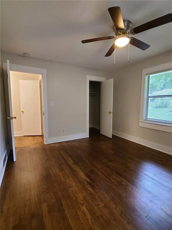 Building Photo - 1940 Meadow Ln