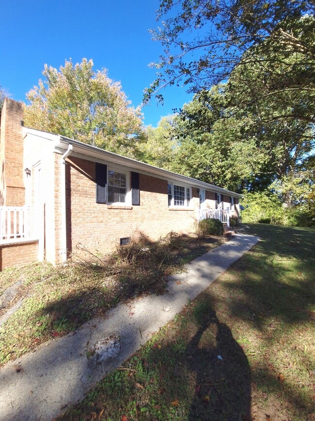 Building Photo - 7820 Conifer Rd