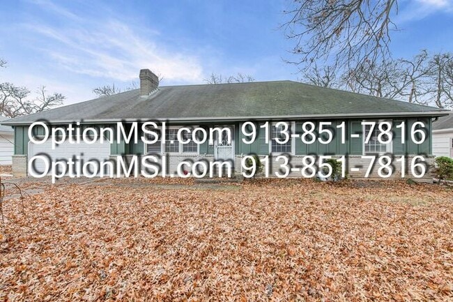 Building Photo - 1/2 month free if moved in by 1/25/26!! Move-in ready!!