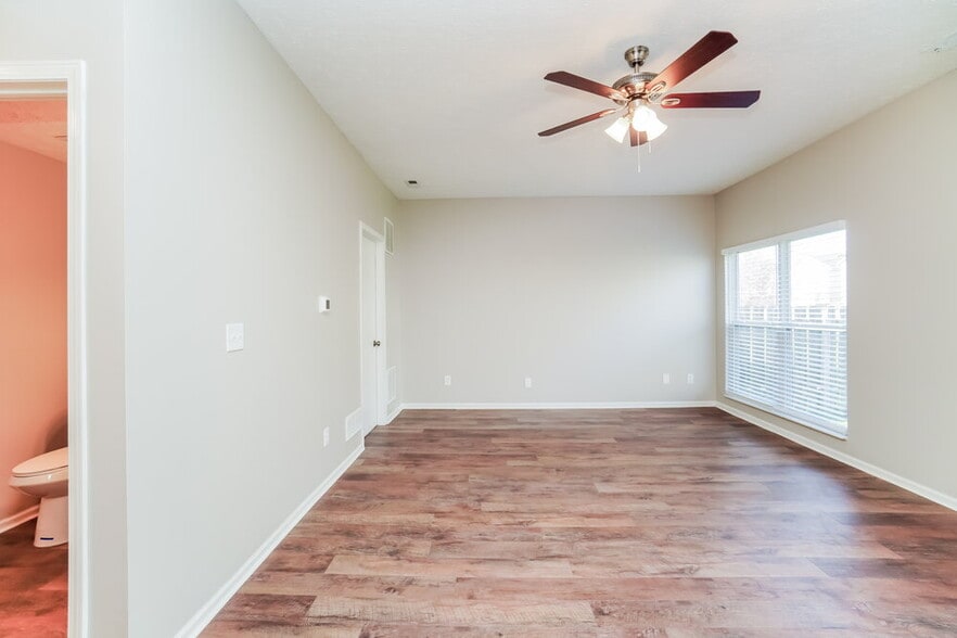 Building Photo - 5664 Dashshund Ct