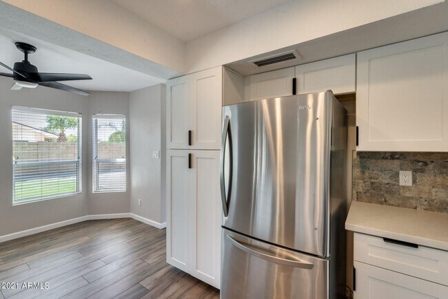 Building Photo - An ABSOLUTE DREAM HOME is waiting for you!...