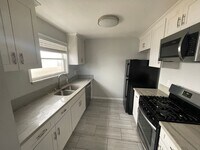 Building Photo - Nicely Updated 1 bed -1 bath Street-level...
