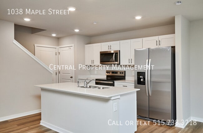 Building Photo - 1038 Maple St