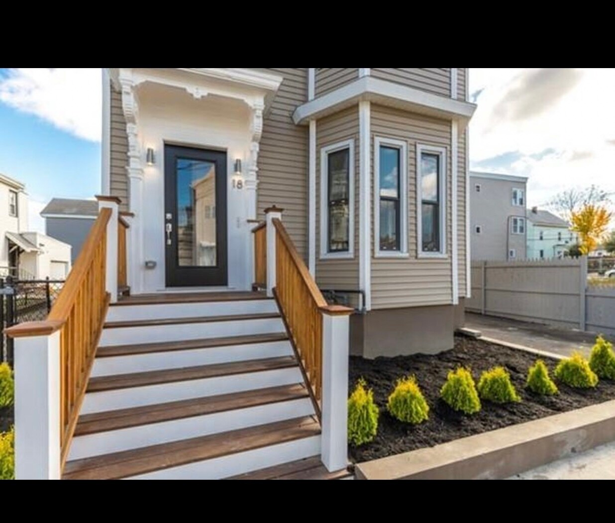 Building Photo - 18 Rush St