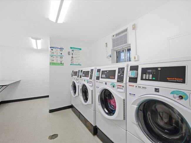 Building Photo - 3604 W Estates Ln