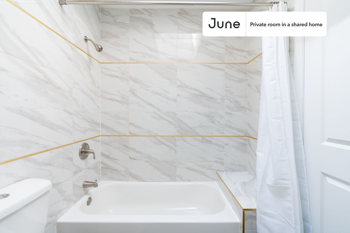 Building Photo - Room in Shared 3 bed/1.5 bath home