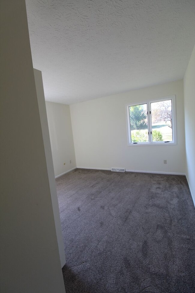 Building Photo - Two Bedroom Duplex