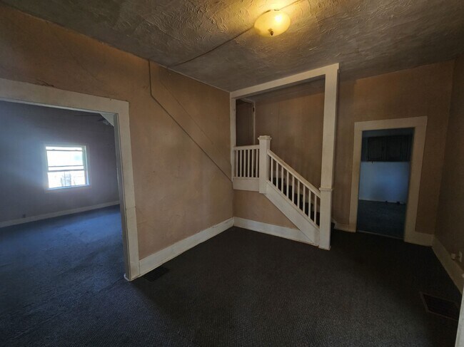 Building Photo - 644 N Howard St