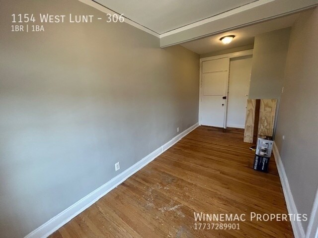 Building Photo - 1154 West Lunt-306