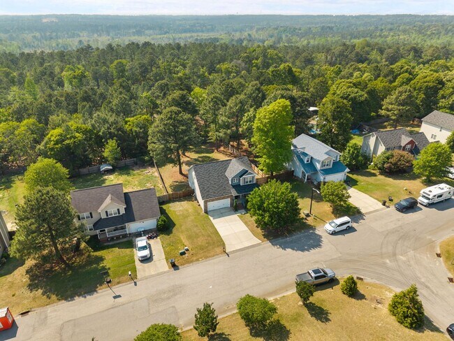 Building Photo - Fully Furnished Month to Month/Short Term Rental!