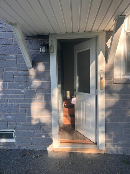 Side door entry - 1726 Temple Ave