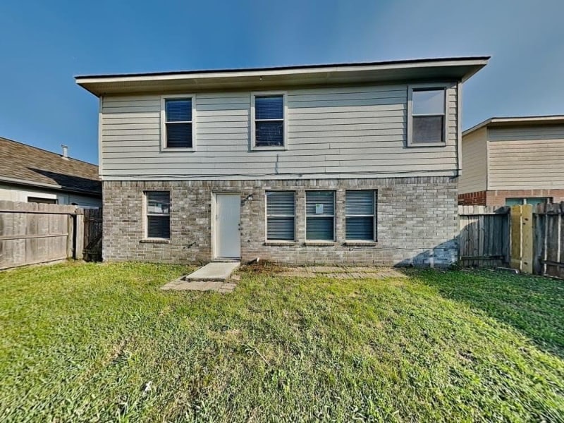 Building Photo - 1817 Day Lily Way