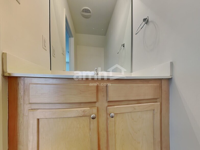 Building Photo - 67 Wolf Creek Ln