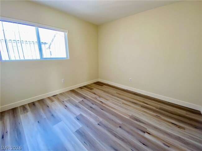 Building Photo - 6158 Dutch Windmill Ave