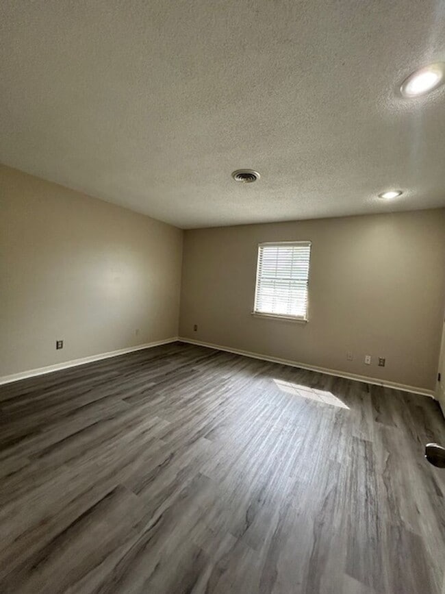 Building Photo - 7037 N Fisk Ct